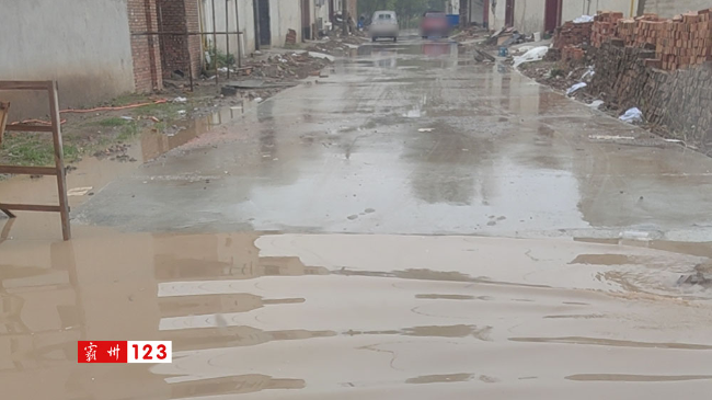 霸州几户村民摊钱修路却惹邻居不满?看看到底为啥