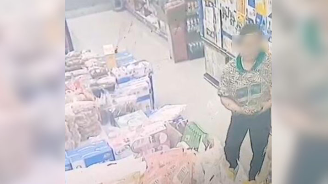 霸州女店员愤怒:我有监控,要曝光这位女顾客